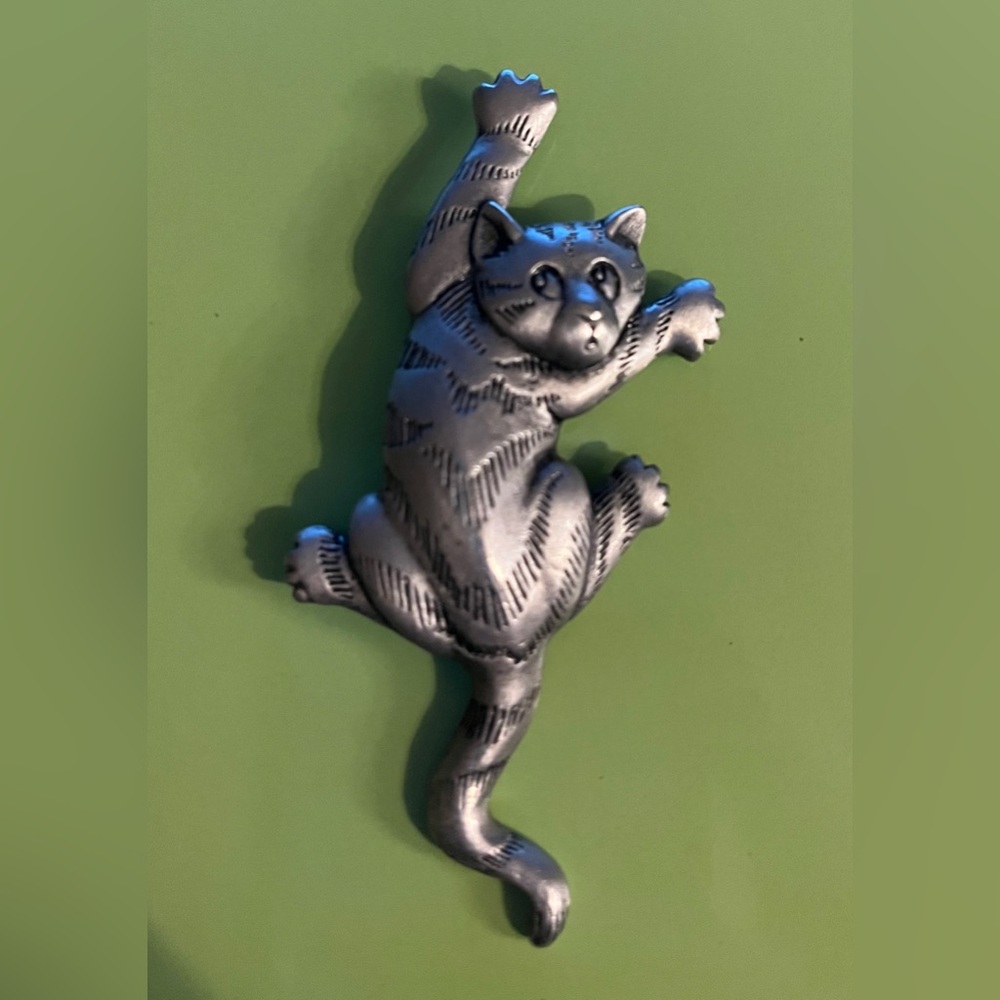 Vintage JJ 1988 Cat Pin